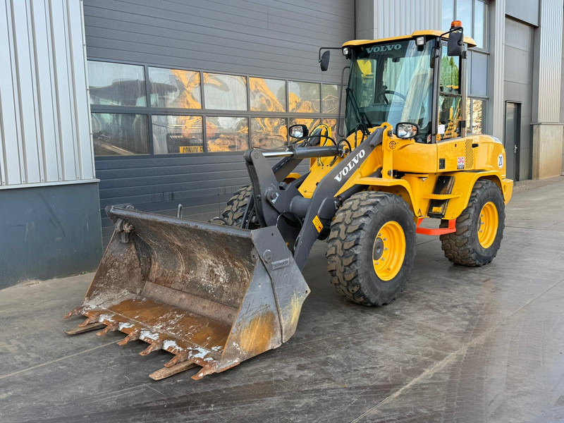 Volvo L30G - Tekerlekli yükleyici: fotoğraf 2 Volvo L30G - Tekerlekli yükleyici: fotoğraf 2