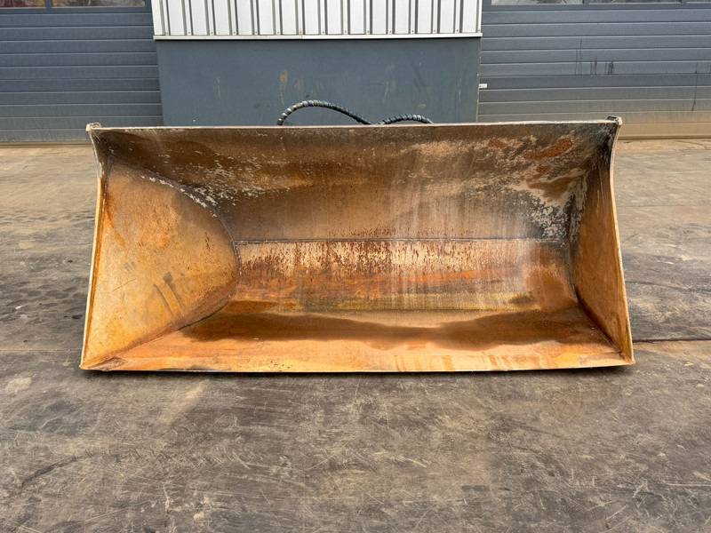 ZFE Side-Tilting bucket - Kova: fotoğraf 1 ZFE Side-Tilting bucket - Kova: fotoğraf 1