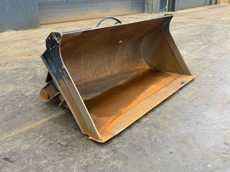 ZFE Side-Tilting bucket - Kova: fotoğraf 2 ZFE Side-Tilting bucket - Kova: fotoğraf 2