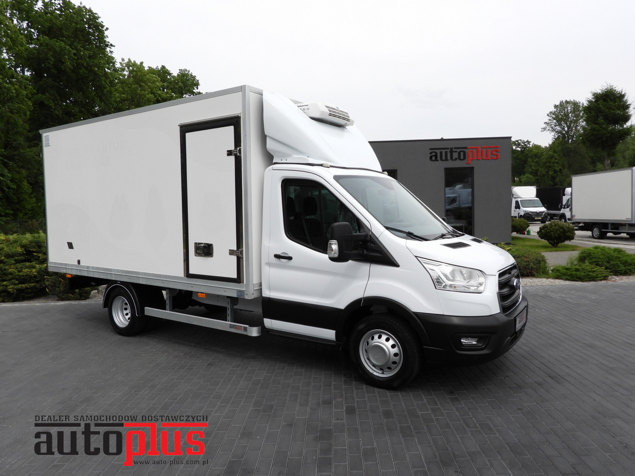 FORD TRANSIT BOX / REFRIGERATOR BOX 5*C / CRUISE CONTROL LED LIGHTS TWIN WHEELS AIR CONDITIONING 130HP - Kapalı kasa kamyonet: fotoğraf 1 FORD TRANSIT BOX / REFRIGERATOR BOX 5*C / CRUISE CONTROL LED LIGHTS TWIN WHEELS AIR CONDITIONING 130HP - Kapalı kasa kamyonet: fotoğraf 1