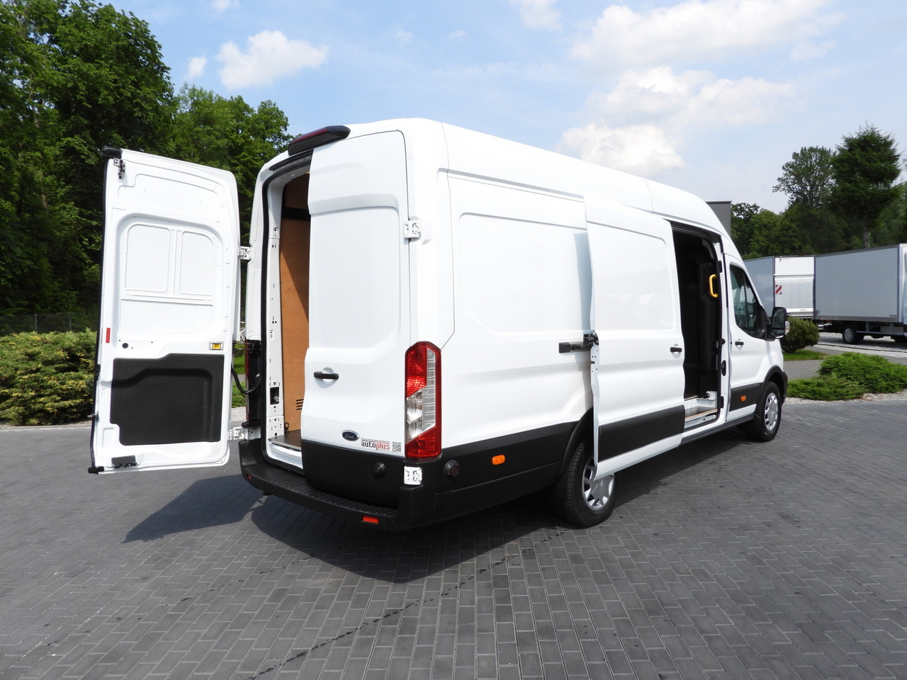 FORD TRANSIT VAN CRUISE CONTROL LED LIGHTS AIR CONDITIONING 130HP - Panelvan: fotoğraf 3 FORD TRANSIT VAN CRUISE CONTROL LED LIGHTS AIR CONDITIONING 130HP - Panelvan: fotoğraf 3
