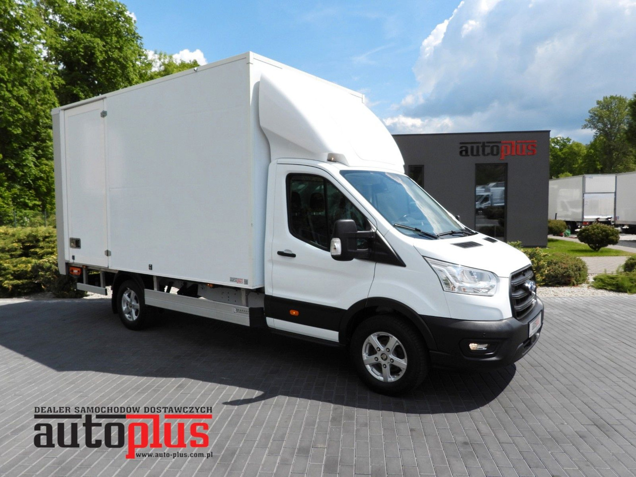 Ford TRANSIT KOFFER AUFZUG 8 PALETTEN TEMPOMAT - Kapalı kasa kamyonet: fotoğraf 1 Ford TRANSIT KOFFER AUFZUG 8 PALETTEN TEMPOMAT - Kapalı kasa kamyonet: fotoğraf 1