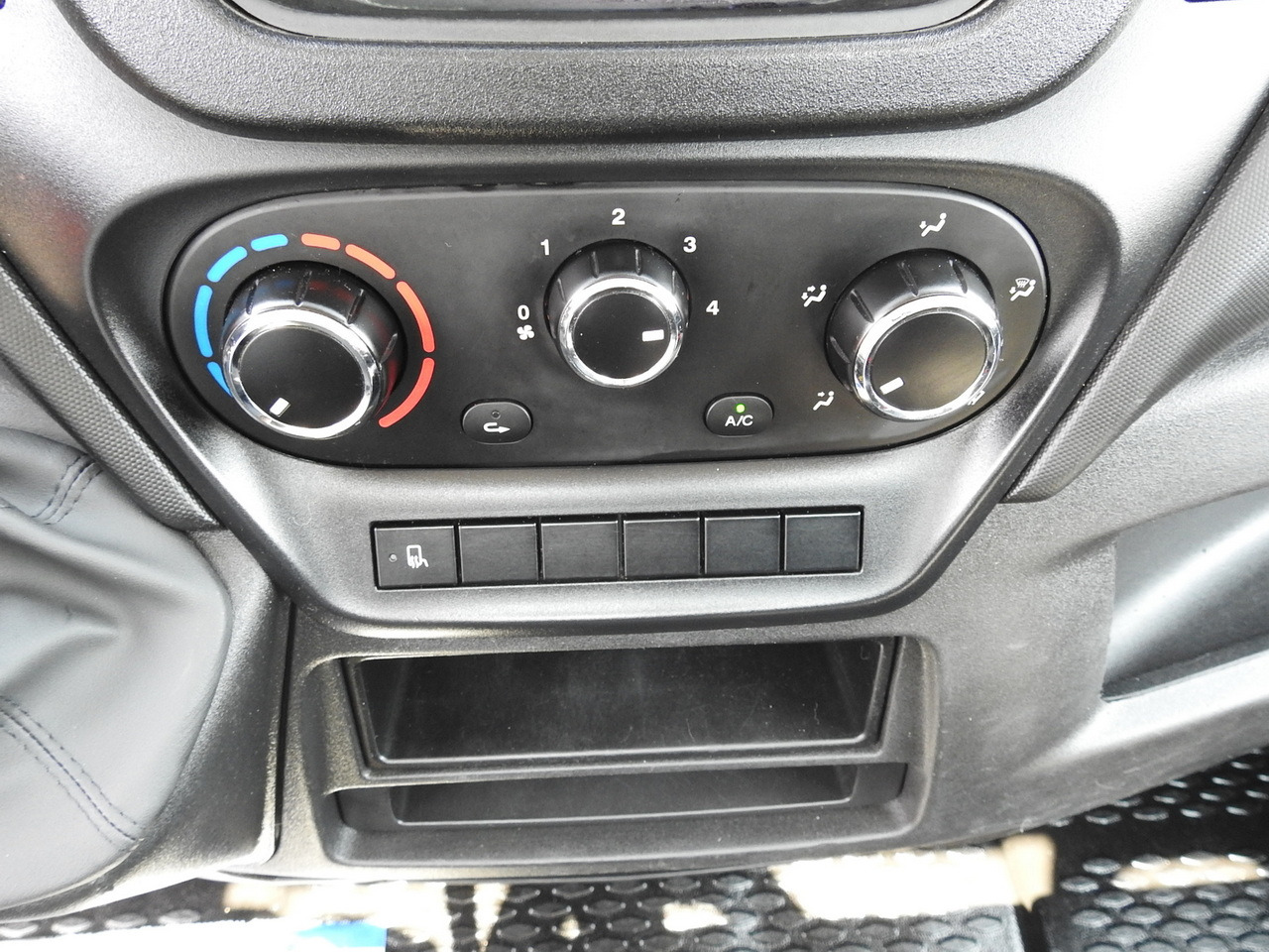 Damperli kamyonet IVECO DAILY 35C13 TIPPER CRUISE CONTROL AIR CONDITIONING TWIN WHEELS  130HP: fotoğraf 37