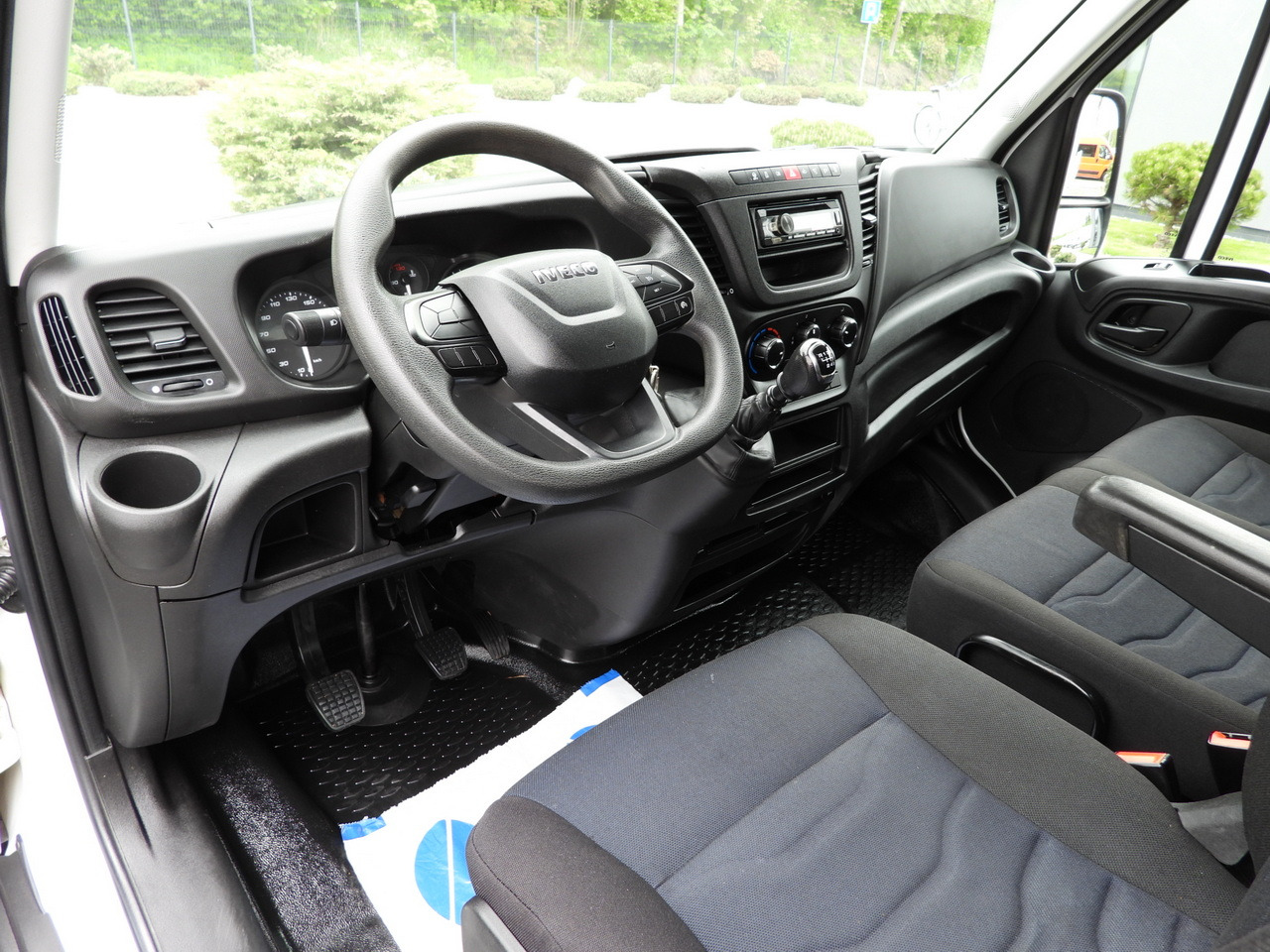 IVECO DAILY 35C14 TIPPER CRUISE CONTROL TWIN WHEELS 140HP - Damperli kamyonet: fotoğraf 2 IVECO DAILY 35C14 TIPPER CRUISE CONTROL TWIN WHEELS 140HP - Damperli kamyonet: fotoğraf 2