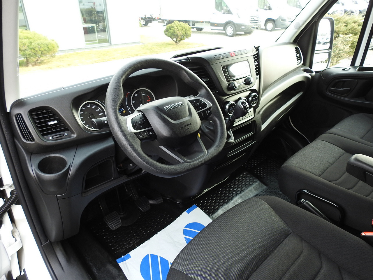 IVECO DAILY 35C16 BOX LIFT 8 PALLETS CRUISE CONTROL TWIN WHEELS AIR CONDITIONING 160HP - Kapalı kasa kamyonet: fotoğraf 2 IVECO DAILY 35C16 BOX LIFT 8 PALLETS CRUISE CONTROL TWIN WHEELS AIR CONDITIONING 160HP - Kapalı kasa kamyonet: fotoğraf 2