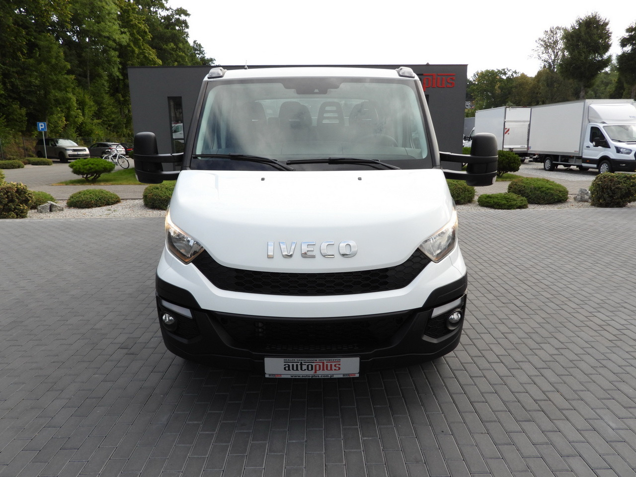 IVECO DAILY 35C17 STAKE BODY DOUBLE CABIN DOKA 7 SEATS CRUISE CONTROL TWIN WHEELS AIR CONDITIONING 170HP - Çift kabin kamyonet: fotoğraf 5 IVECO DAILY 35C17 STAKE BODY DOUBLE CABIN DOKA 7 SEATS CRUISE CONTROL TWIN WHEELS AIR CONDITIONING 170HP - Çift kabin kamyonet: fotoğraf 5