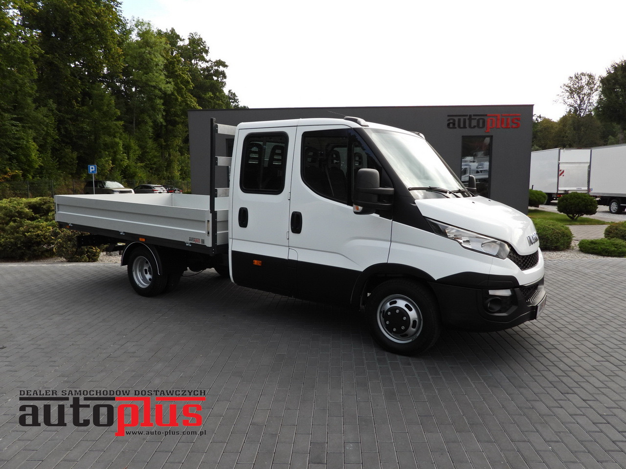 IVECO DAILY 35C17 STAKE BODY DOUBLE CABIN DOKA 7 SEATS CRUISE CONTROL TWIN WHEELS AIR CONDITIONING 170HP - Çift kabin kamyonet: fotoğraf 1 IVECO DAILY 35C17 STAKE BODY DOUBLE CABIN DOKA 7 SEATS CRUISE CONTROL TWIN WHEELS AIR CONDITIONING 170HP - Çift kabin kamyonet: fotoğraf 1