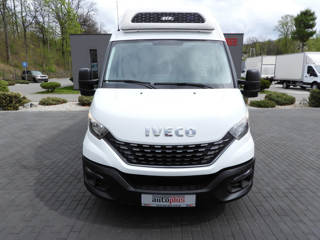 IVECO DAILY 35S14 REFRIGERATOR VAN 0*C POWER SUPPLY 230V CRUISE CONTROL AUTOMATIC TRANSMISSION HI-MATIC AIR CONDITIONING 140HP - Frigorifik kamyonet: fotoğraf 5 IVECO DAILY 35S14 REFRIGERATOR VAN 0*C POWER SUPPLY 230V CRUISE CONTROL AUTOMATIC TRANSMISSION HI-MATIC AIR CONDITIONING 140HP - Frigorifik kamyonet: fotoğraf 5