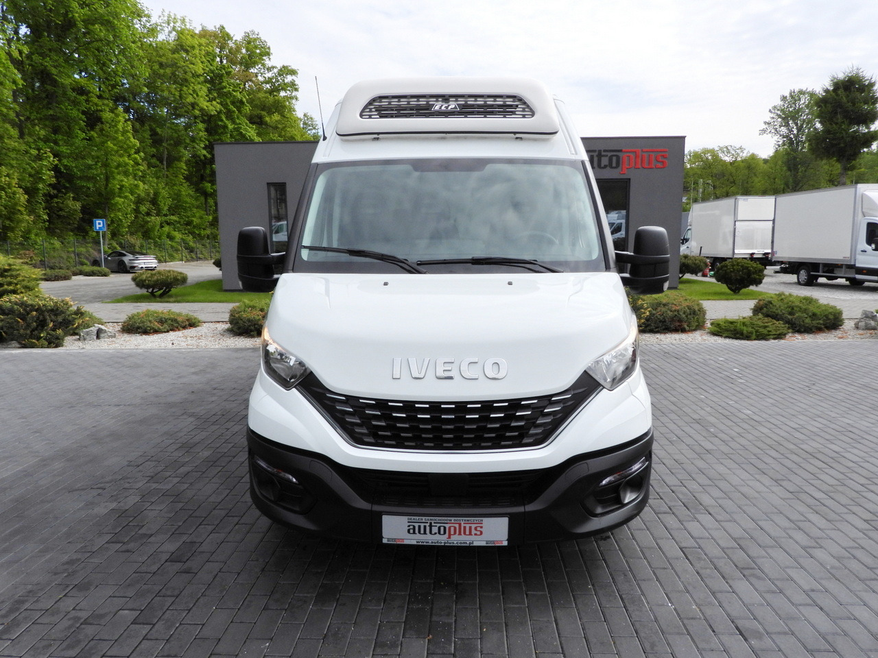 IVECO DAILY 35S14 REFRIGERATOR VAN -10*C POWER SUPPLY 230V CRUISE CONTROL AUTOMATIC TRANSMISSION HI-MATIC AIR CONDITIONING 140HP - Frigorifik kamyonet: fotoğraf 5 IVECO DAILY 35S14 REFRIGERATOR VAN -10*C POWER SUPPLY 230V CRUISE CONTROL AUTOMATIC TRANSMISSION HI-MATIC AIR CONDITIONING 140HP - Frigorifik kamyonet: fotoğraf 5