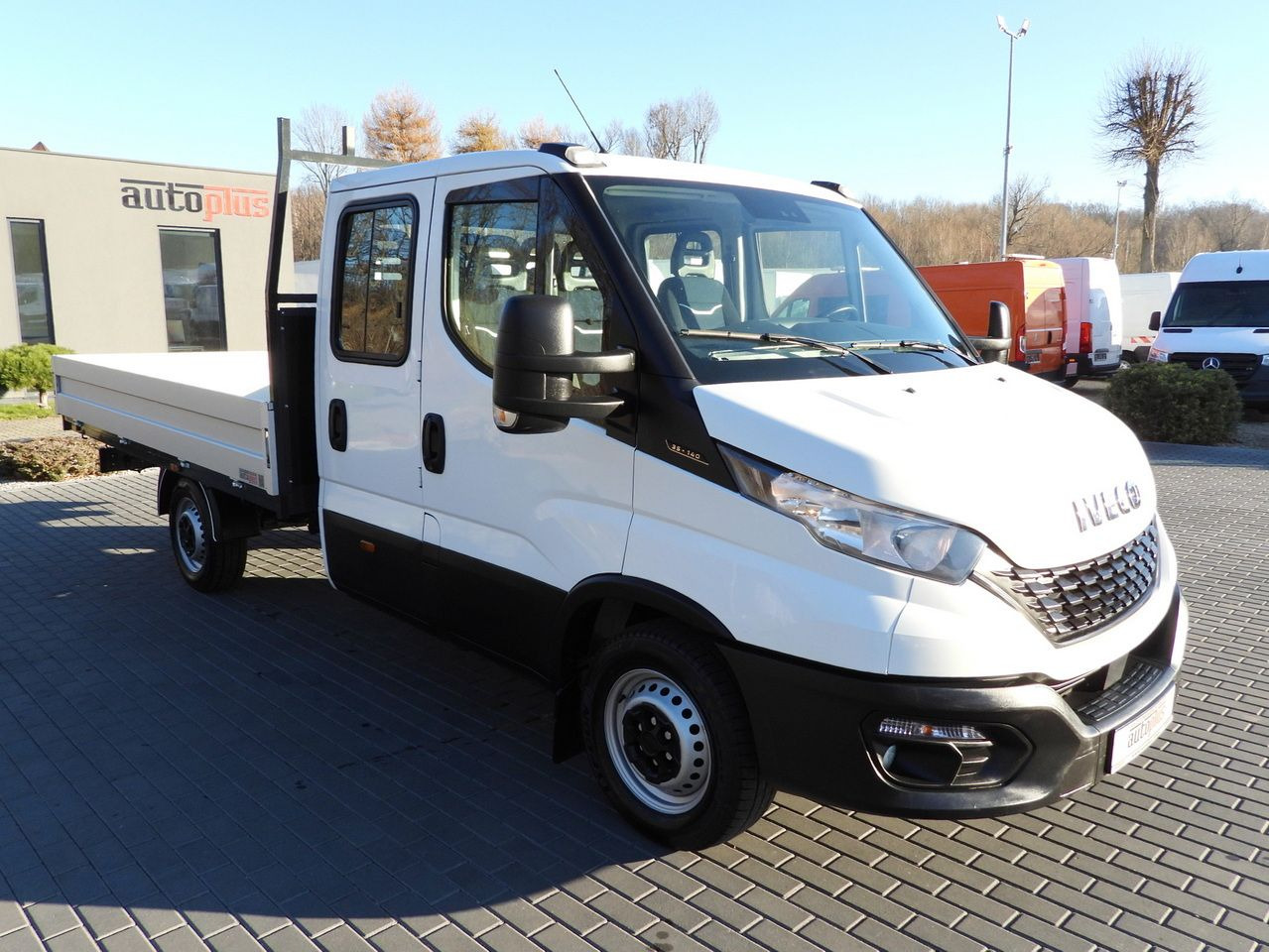 IVECO DAILY 35S14 STAKE BODY DOUBLE CABIN DOKA 7 SEATS CRUISE CONTROL AIR CONDITIONING 140HP - Çift kabin kamyonet: fotoğraf 4 IVECO DAILY 35S14 STAKE BODY DOUBLE CABIN DOKA 7 SEATS CRUISE CONTROL AIR CONDITIONING 140HP - Çift kabin kamyonet: fotoğraf 4