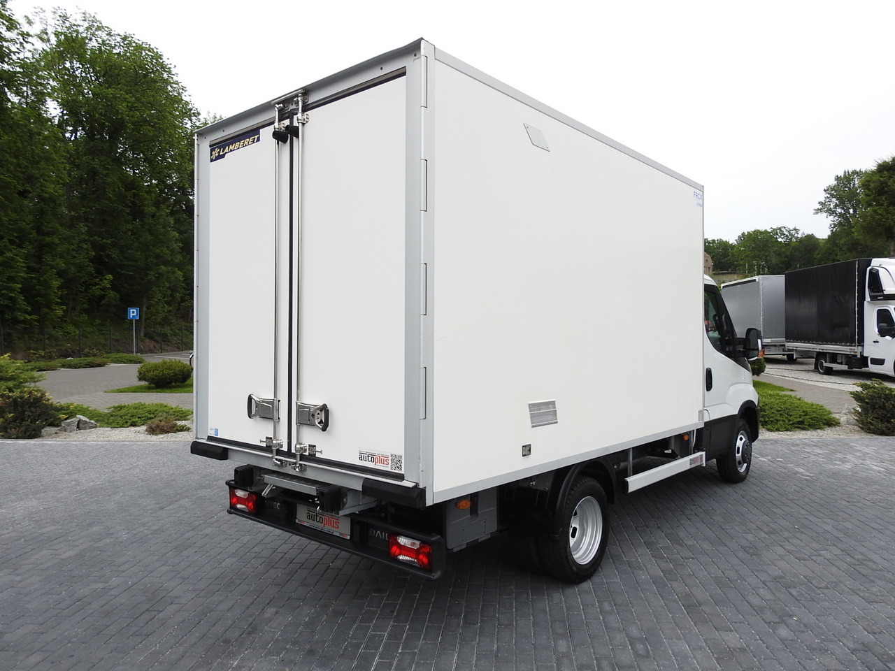 IVECO DAILY 35S15 REGRIGERATOR BOX -12*C 8 PALLETS CRUISE CONTROL TWIN WHEELS AIR CONDITIONING 150HP - Frigorifik kamyonet: fotoğraf 3 IVECO DAILY 35S15 REGRIGERATOR BOX -12*C 8 PALLETS CRUISE CONTROL TWIN WHEELS AIR CONDITIONING 150HP - Frigorifik kamyonet: fotoğraf 3