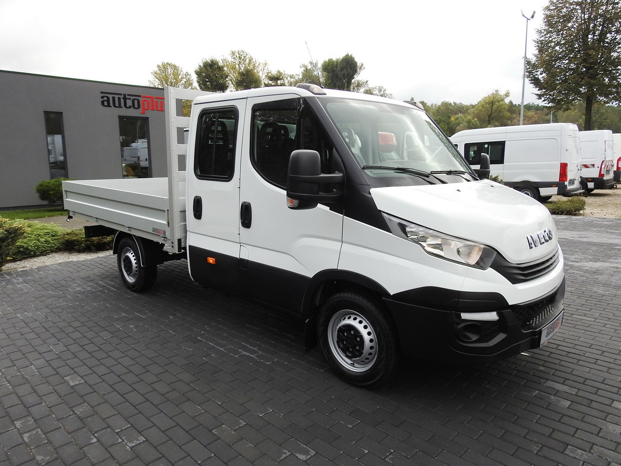 IVECO DAILY 35S15 STAKE BODY DOUBLE CABIN DOKA 7 SEATS AIR CONDITIONING 150HP - Açık kasa kamyonet: fotoğraf 4 IVECO DAILY 35S15 STAKE BODY DOUBLE CABIN DOKA 7 SEATS AIR CONDITIONING 150HP - Açık kasa kamyonet: fotoğraf 4