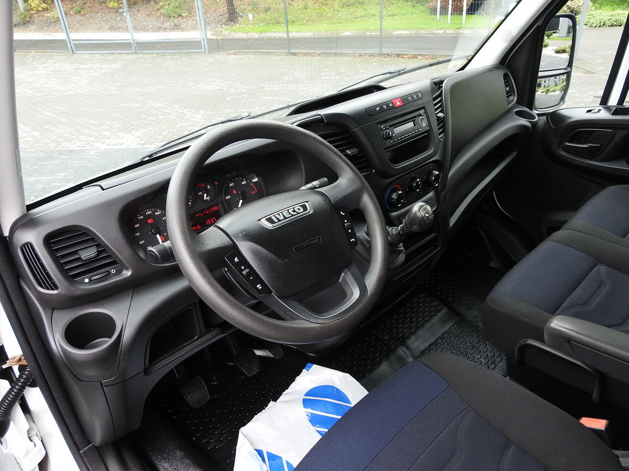 IVECO DAILY 35S15 STAKE BODY DOUBLE CABIN DOKA 7 SEATS AIR CONDITIONING 150HP - Açık kasa kamyonet: fotoğraf 2 IVECO DAILY 35S15 STAKE BODY DOUBLE CABIN DOKA 7 SEATS AIR CONDITIONING 150HP - Açık kasa kamyonet: fotoğraf 2