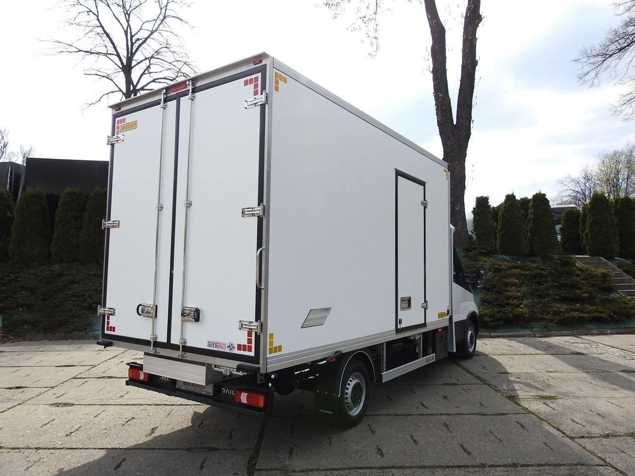 IVECO DAILY 35S16 NEW REGRIGERATOR BOX -10*C 8 PALLETS HEATING FUNCTION POWER SUPPLY 230V CRUISE CONTROL AIR CONDITIONING 160HP - Frigorifik kamyonet: fotoğraf 3 IVECO DAILY 35S16 NEW REGRIGERATOR BOX -10*C 8 PALLETS HEATING FUNCTION POWER SUPPLY 230V CRUISE CONTROL AIR CONDITIONING 160HP - Frigorifik kamyonet: fotoğraf 3