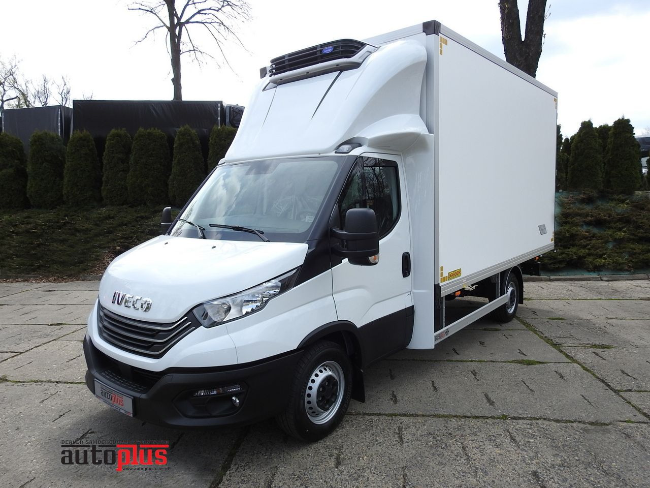 IVECO DAILY 35S16 NEW REGRIGERATOR BOX -10*C 8 PALLETS HEATING FUNCTION POWER SUPPLY 230V CRUISE CONTROL AIR CONDITIONING 160HP - Frigorifik kamyonet: fotoğraf 1 IVECO DAILY 35S16 NEW REGRIGERATOR BOX -10*C 8 PALLETS HEATING FUNCTION POWER SUPPLY 230V CRUISE CONTROL AIR CONDITIONING 160HP - Frigorifik kamyonet: fotoğraf 1