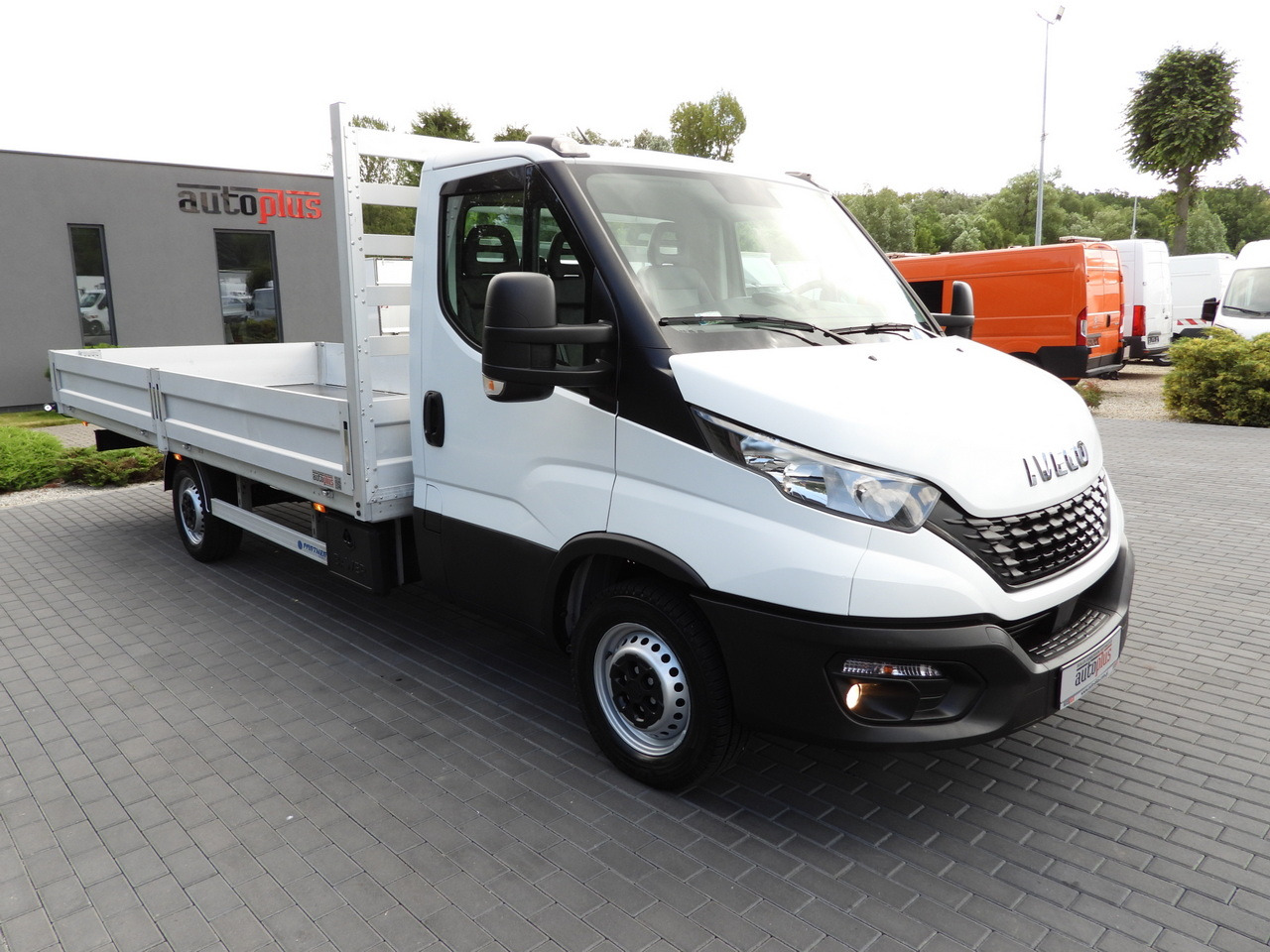 IVECO DAILY 35S16 STAKE BODY 10 PALLETS CRUISE CONTROL AIR CONDITIONING 160HP - Açık kasa kamyonet: fotoğraf 4 IVECO DAILY 35S16 STAKE BODY 10 PALLETS CRUISE CONTROL AIR CONDITIONING 160HP - Açık kasa kamyonet: fotoğraf 4