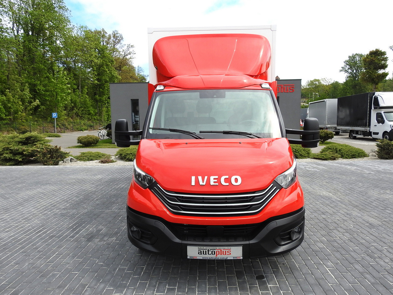 IVECO DAILY 35S18 NEW BOX 10 PALLETS CRUISE CONTROL NAVIGATION AIR CONDITIONING LED LIGHTS GUARANTEE 180HP - Kapalı kasa kamyonet: fotoğraf 5 IVECO DAILY 35S18 NEW BOX 10 PALLETS CRUISE CONTROL NAVIGATION AIR CONDITIONING LED LIGHTS GUARANTEE 180HP - Kapalı kasa kamyonet: fotoğraf 5