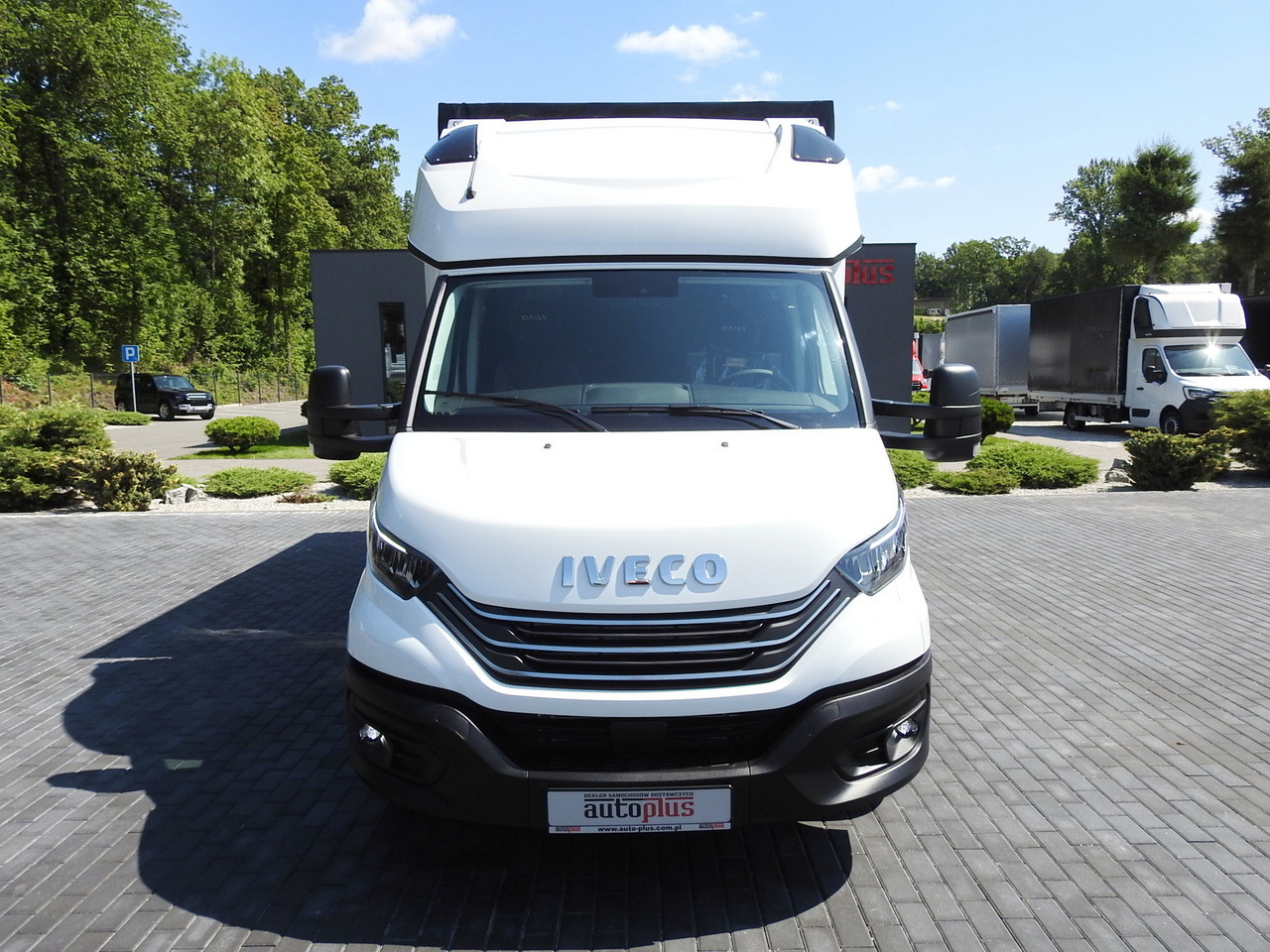 IVECO DAILY 35S18 NEW TARPAULIN 8 PALLETS CRUISE CONTROL NAVIGATION LED LIGHTS AUTOMATIC TRANSMISSION HI-MATIC MANUFACTURERS WARRANTY 180HP - Tenteli kamyonet: fotoğraf 5 IVECO DAILY 35S18 NEW TARPAULIN 8 PALLETS CRUISE CONTROL NAVIGATION LED LIGHTS AUTOMATIC TRANSMISSION HI-MATIC MANUFACTURERS WARRANTY 180HP - Tenteli kamyonet: fotoğraf 5