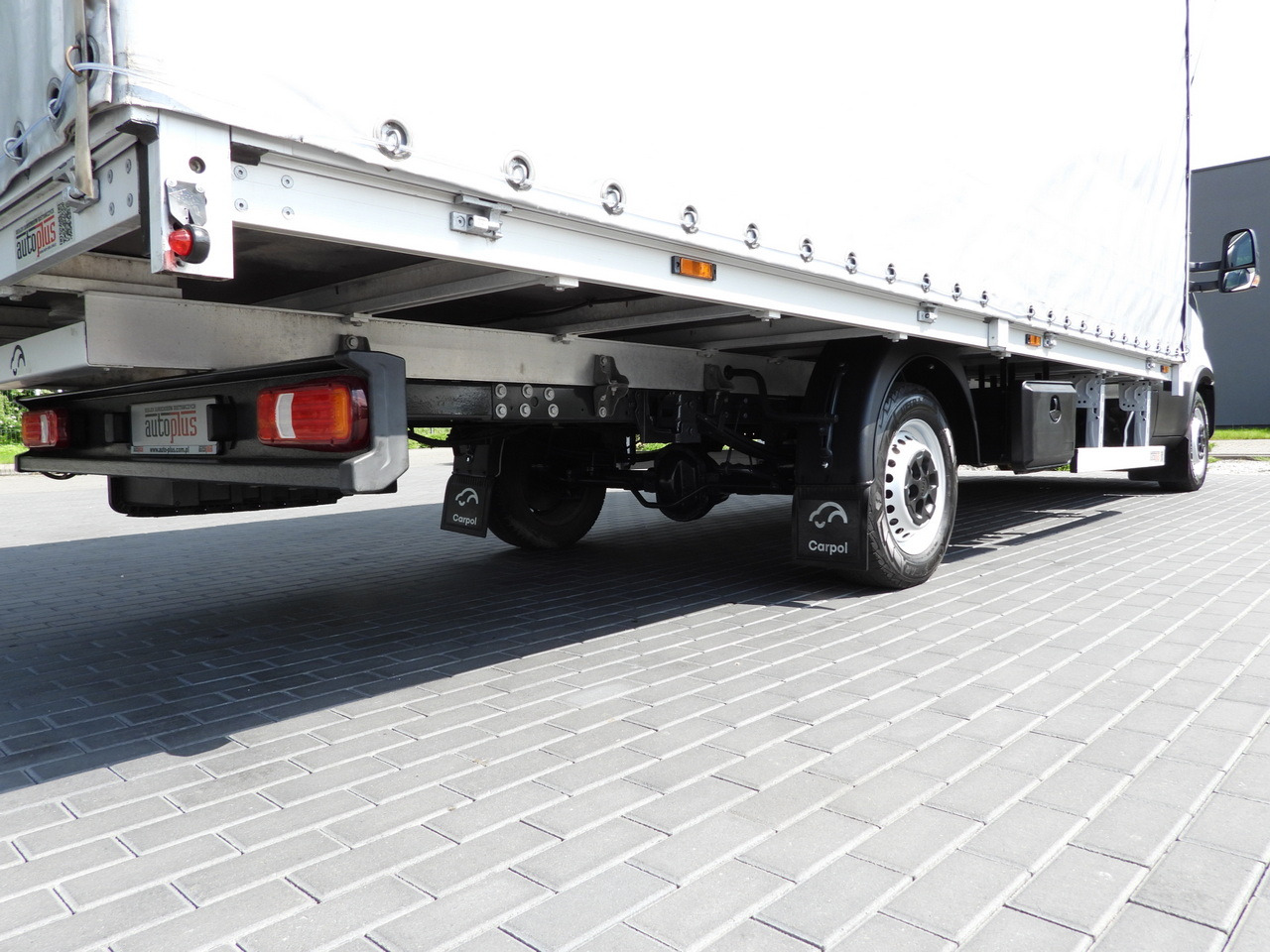 Tenteli kamyonet IVECO DAILY 35S18 TARPAULIN 10 PALLETS CRUISE CONTROL LED LIGHTS AIR CONDITIONING  180HP: fotoğraf 17