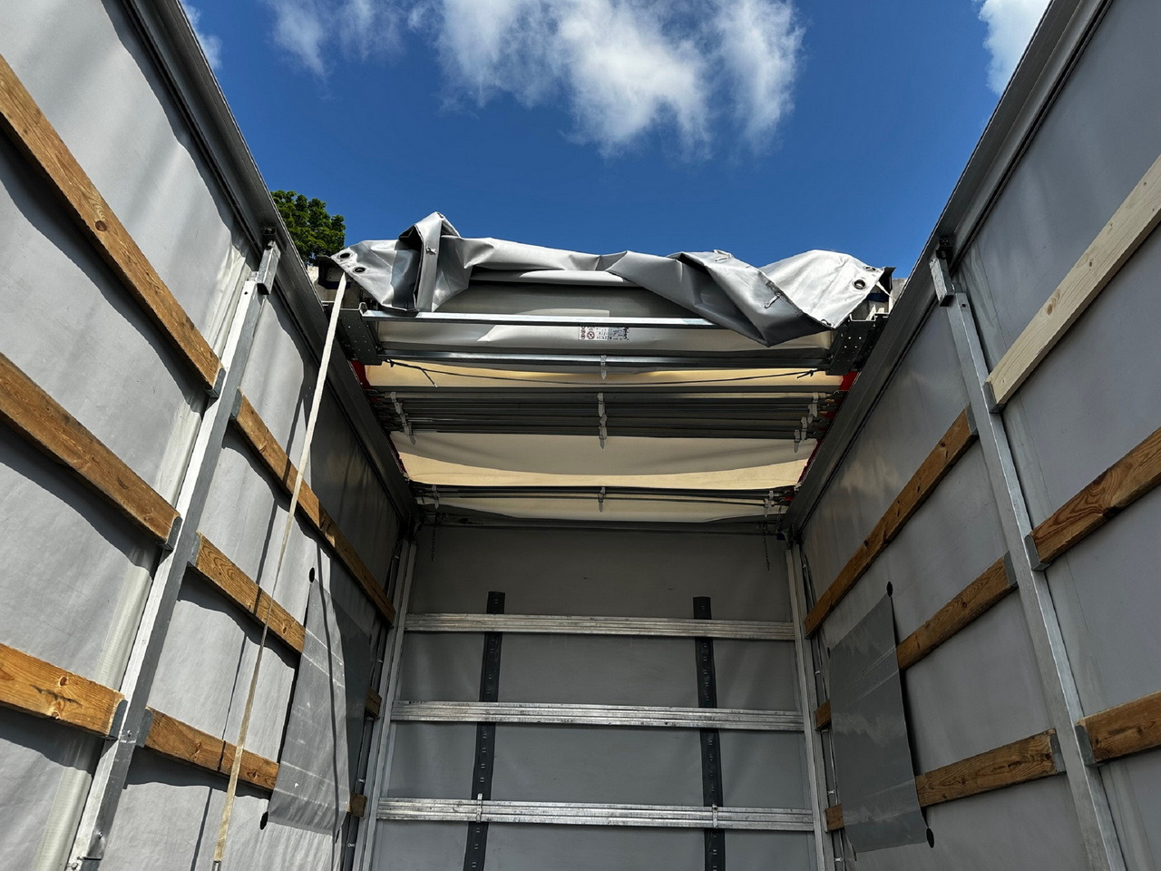 Tenteli kamyonet IVECO DAILY 35S18 TARPAULIN 10 PALLETS CRUISE CONTROL LED LIGHTS AIR CONDITIONING  180HP: fotoğraf 12