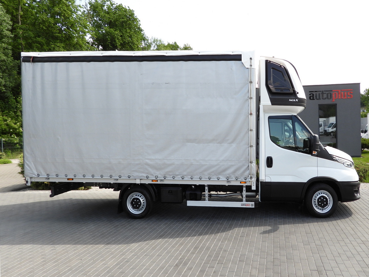 Tenteli kamyonet IVECO DAILY 35S18 TARPAULIN 10 PALLETS CRUISE CONTROL LED LIGHTS AIR CONDITIONING  180HP: fotoğraf 7
