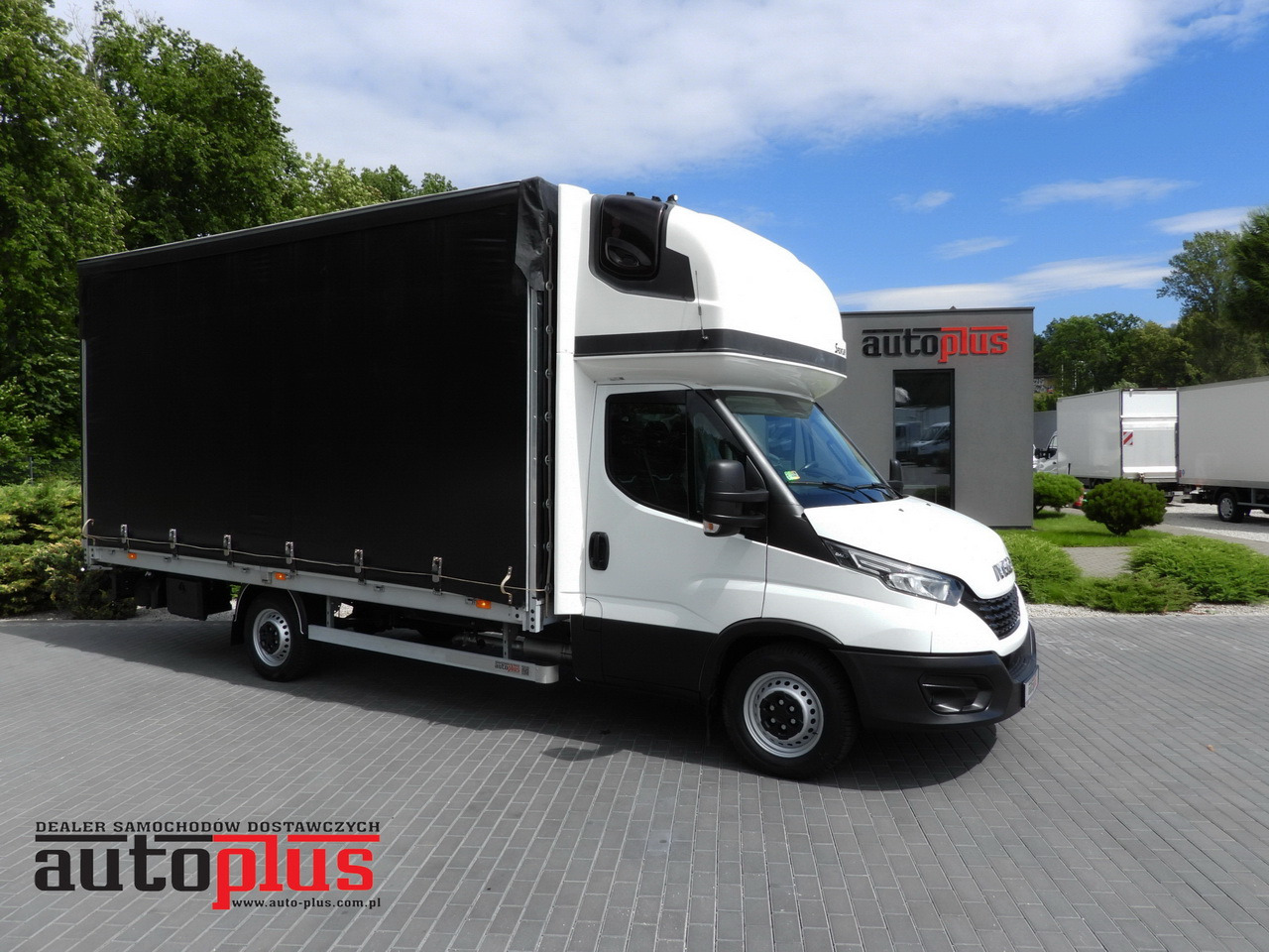 IVECO DAILY 35S18 TARPAULIN 10 PALLETS WEBASTO CRUISE CONTROL LED LIGHTS PNEUMATICS AIR CONDITIONING 180HP - Tenteli kamyonet: fotoğraf 1 IVECO DAILY 35S18 TARPAULIN 10 PALLETS WEBASTO CRUISE CONTROL LED LIGHTS PNEUMATICS AIR CONDITIONING 180HP - Tenteli kamyonet: fotoğraf 1