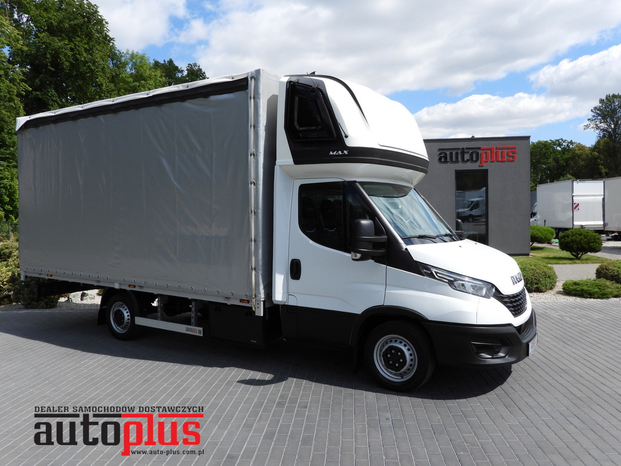 IVECO DAILY 35S18 TARPAULIN 10 PALLETS WEBASTO CRUISE CONTROL NAVIGATION LED LIGHTS AIR CONDITIONING 180HP - Tenteli kamyonet: fotoğraf 1 IVECO DAILY 35S18 TARPAULIN 10 PALLETS WEBASTO CRUISE CONTROL NAVIGATION LED LIGHTS AIR CONDITIONING 180HP - Tenteli kamyonet: fotoğraf 1