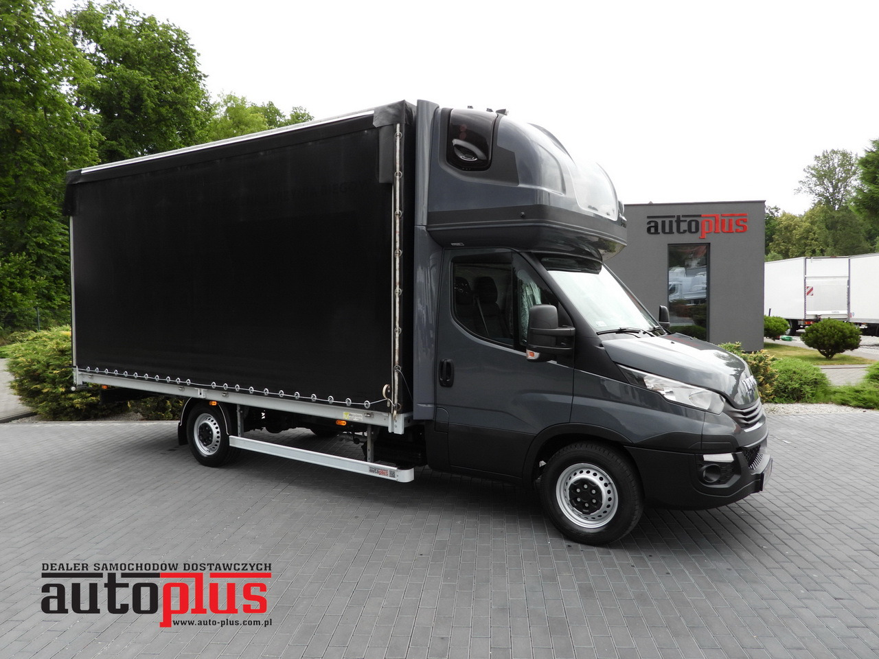 IVECO DAILY 35S18 TARPAULIN 10 PALLETS WEBASTO CRUISE CONTROL PNEUMATICS AUTOMATIC TRANSMISSION HI-MATIC AIR CONDITIONING 180HP - Tenteli kamyonet: fotoğraf 1 IVECO DAILY 35S18 TARPAULIN 10 PALLETS WEBASTO CRUISE CONTROL PNEUMATICS AUTOMATIC TRANSMISSION HI-MATIC AIR CONDITIONING 180HP - Tenteli kamyonet: fotoğraf 1