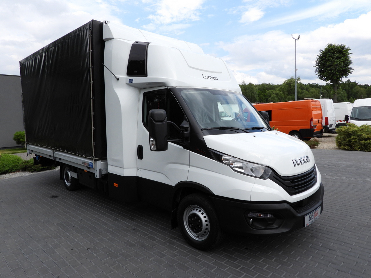 IVECO DAILY 35S18 TARPAULIN LIFT 10 PALLETS WEBASTO CRUISE CONTROL PNEUMATICS AIR CONDITIONING 180HP - Tenteli kamyonet: fotoğraf 4 IVECO DAILY 35S18 TARPAULIN LIFT 10 PALLETS WEBASTO CRUISE CONTROL PNEUMATICS AIR CONDITIONING 180HP - Tenteli kamyonet: fotoğraf 4