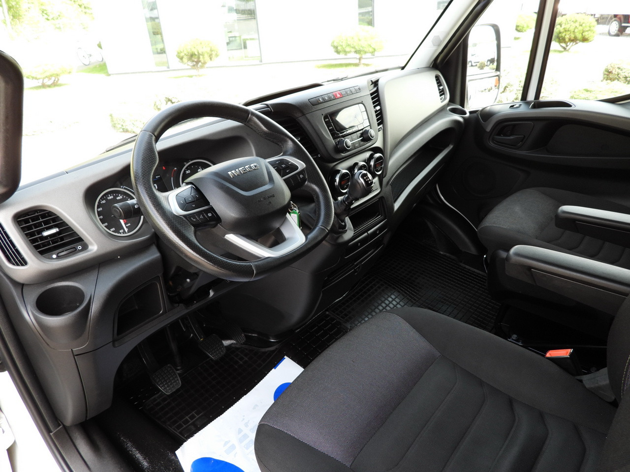 IVECO DAILY 35S18 TARPAULIN LIFT 8 PALLETS CRUISE CONTROL AIR CONDITIONING 180HP - Tenteli kamyonet: fotoğraf 2 IVECO DAILY 35S18 TARPAULIN LIFT 8 PALLETS CRUISE CONTROL AIR CONDITIONING 180HP - Tenteli kamyonet: fotoğraf 2