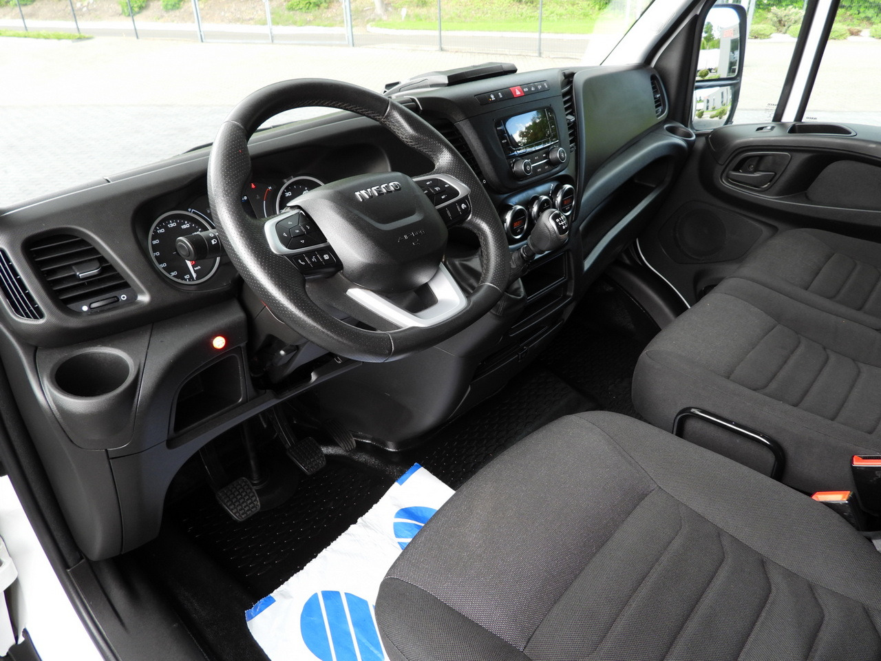 IVECO DAILY 35S18 TARPAULIN LIFT 8 PALLETS WEBASTO CRUISE CONTROL AIR CONDITIONING 180HP - Tenteli kamyonet: fotoğraf 2 IVECO DAILY 35S18 TARPAULIN LIFT 8 PALLETS WEBASTO CRUISE CONTROL AIR CONDITIONING 180HP - Tenteli kamyonet: fotoğraf 2