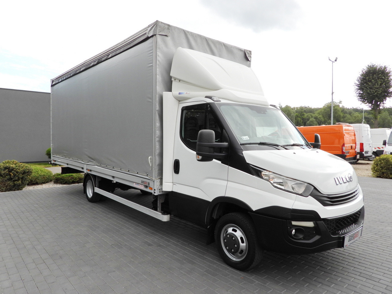 IVECO DAILY 50C15 TARPAULIN 12 PALLETS CRUISE CONTROL TWIN WHEELS AIR CONDITIONING 150HP - Tenteli kamyonet: fotoğraf 4 IVECO DAILY 50C15 TARPAULIN 12 PALLETS CRUISE CONTROL TWIN WHEELS AIR CONDITIONING 150HP - Tenteli kamyonet: fotoğraf 4