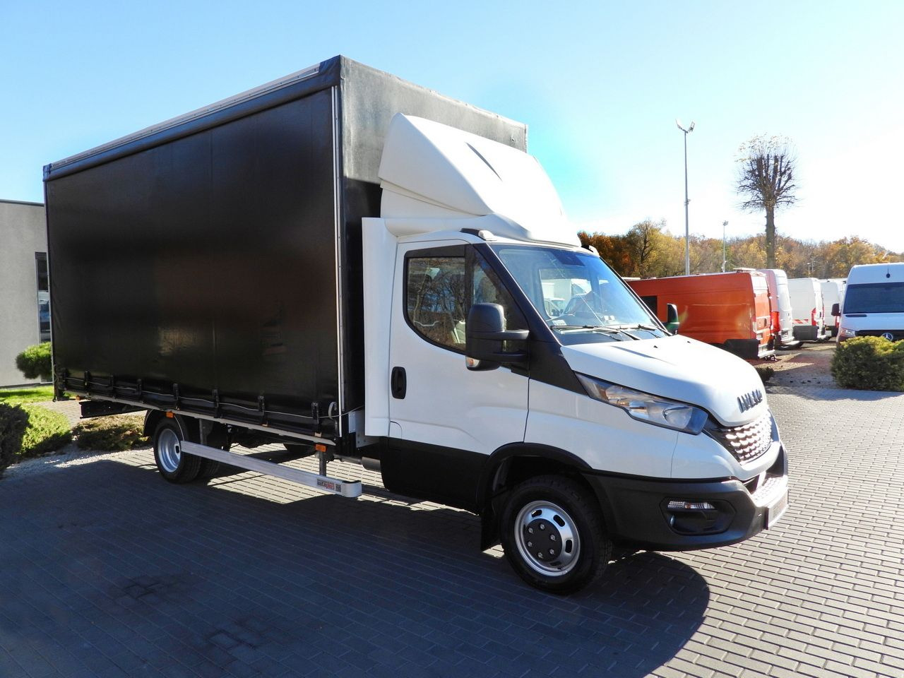 IVECO DAILY 50C17 TARPAULIN 10 PALLETS CRUISE CONTROL TWIN WHEELS AIR CONDITIONING 180HP - Tenteli kamyonet: fotoğraf 4 IVECO DAILY 50C17 TARPAULIN 10 PALLETS CRUISE CONTROL TWIN WHEELS AIR CONDITIONING 180HP - Tenteli kamyonet: fotoğraf 4