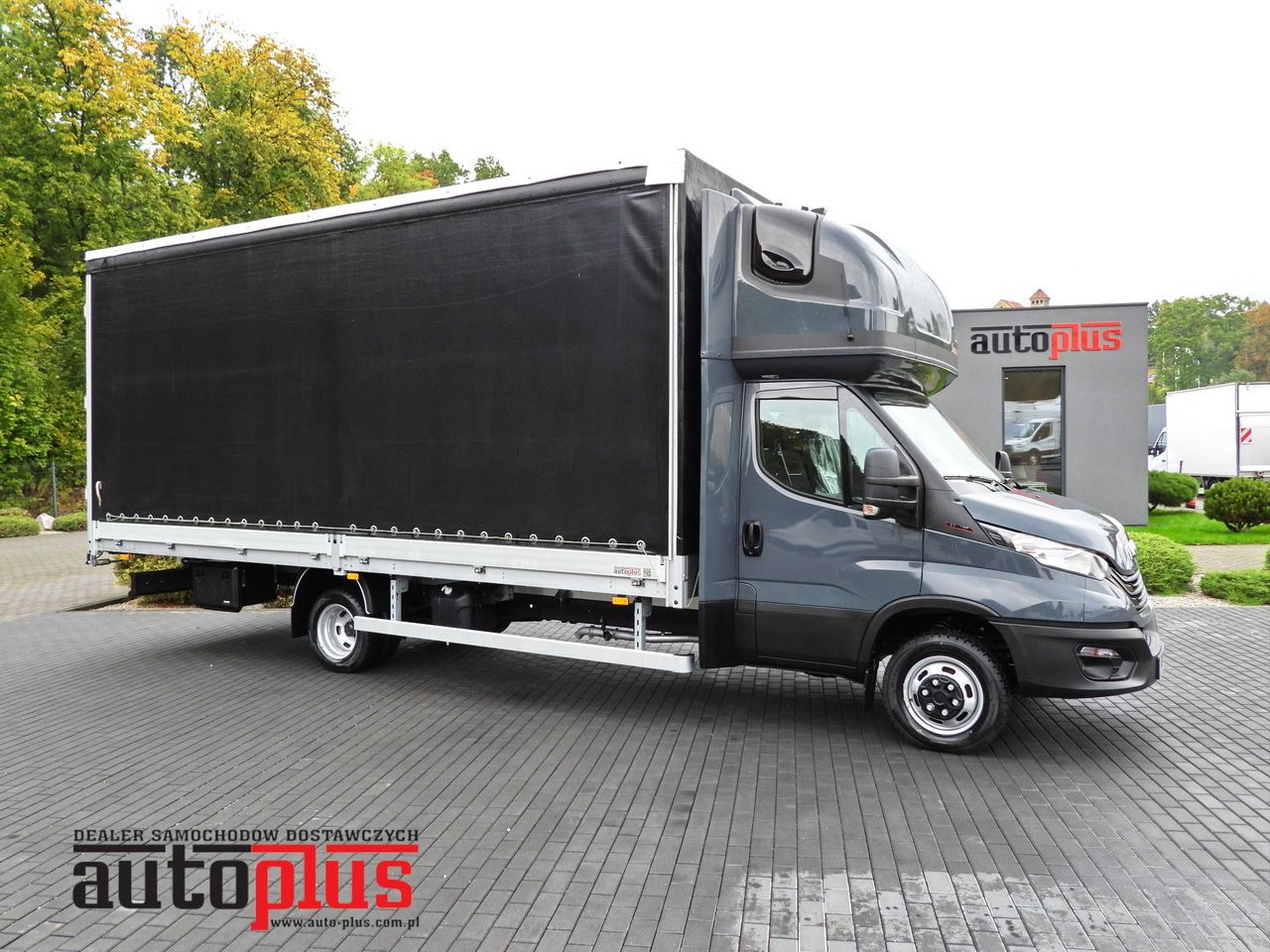 IVECO DAILY 50C18 TARPAULIN 14 PALLETS WEBASTO CRUISE CONTROL PNEUMATICS TWIN WHEELS AIR CONDITIONING 180HP - Tenteli kamyonet: fotoğraf 1 IVECO DAILY 50C18 TARPAULIN 14 PALLETS WEBASTO CRUISE CONTROL PNEUMATICS TWIN WHEELS AIR CONDITIONING 180HP - Tenteli kamyonet: fotoğraf 1