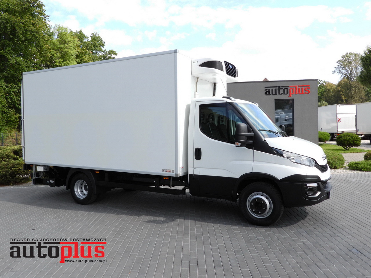 IVECO DAILY 70C17 REFRIGERATOR 1*C LIFT 10 PALLETS POWER SUPPLY 230V CRUISE CONTROL AIR CONDITIONING PNEUMATICS AUTOMATIC TRANSMISSION HI-MATIC TWIN WHEELS 170HP - Refrijeratör kamyon: fotoğraf 1 IVECO DAILY 70C17 REFRIGERATOR 1*C LIFT 10 PALLETS POWER SUPPLY 230V CRUISE CONTROL AIR CONDITIONING PNEUMATICS AUTOMATIC TRANSMISSION HI-MATIC TWIN WHEELS 170HP - Refrijeratör kamyon: fotoğraf 1