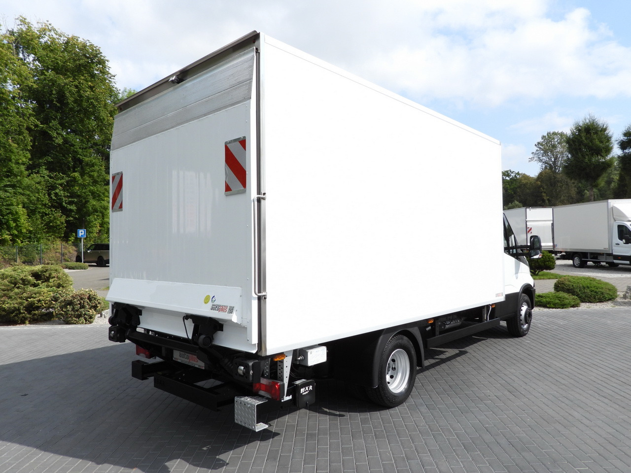 IVECO DAILY 70C17 REFRIGERATOR 1*C LIFT 10 PALLETS POWER SUPPLY 230V CRUISE CONTROL AIR CONDITIONING PNEUMATICS AUTOMATIC TRANSMISSION HI-MATIC TWIN WHEELS  170HP - Refrijeratör kamyon: fotoğraf 3 IVECO DAILY 70C17 REFRIGERATOR 1*C LIFT 10 PALLETS POWER SUPPLY 230V CRUISE CONTROL AIR CONDITIONING PNEUMATICS AUTOMATIC TRANSMISSION HI-MATIC TWIN WHEELS  170HP - Refrijeratör kamyon: fotoğraf 3