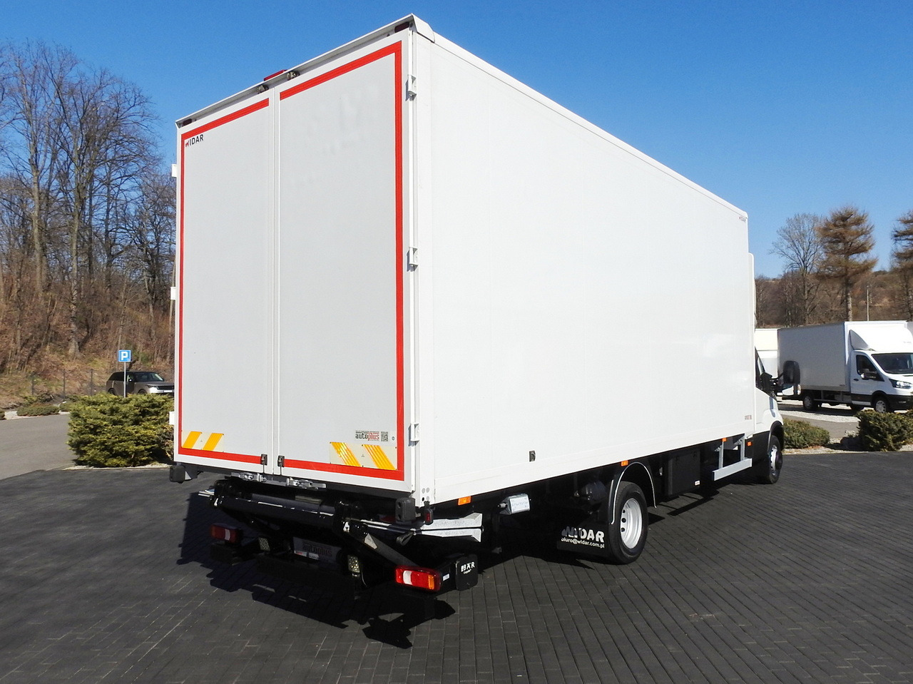 IVECO DAILY 70C18 BOX LIFT 14 PALLETS WEBASTO CRUISE CONTROL NAVIGATION LED LIGHTS TWIN WHEELS AIR CONDITIONING 180HP - Kapalı kasa kamyonet: fotoğraf 3 IVECO DAILY 70C18 BOX LIFT 14 PALLETS WEBASTO CRUISE CONTROL NAVIGATION LED LIGHTS TWIN WHEELS AIR CONDITIONING 180HP - Kapalı kasa kamyonet: fotoğraf 3