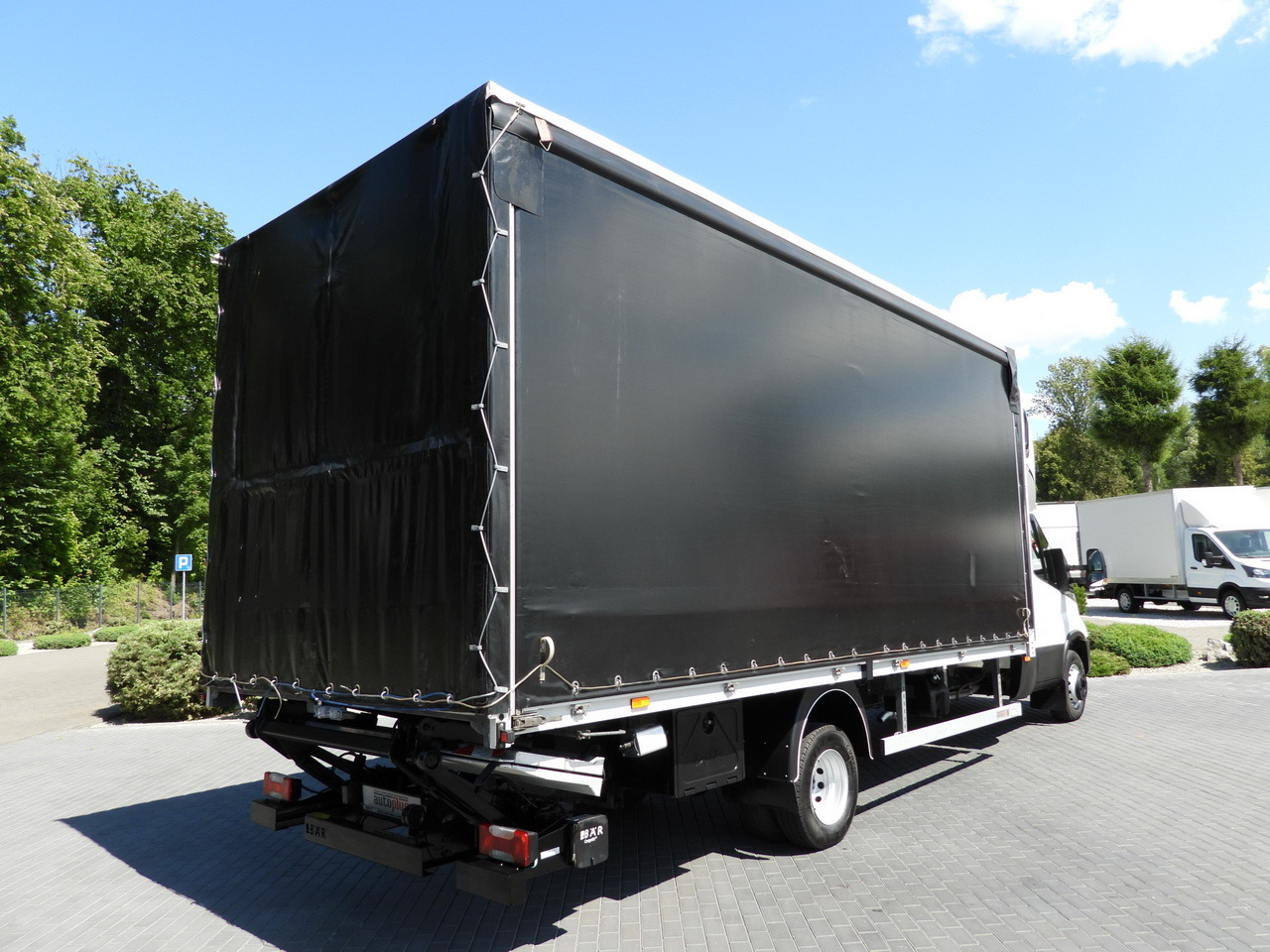 IVECO DAILY 70C18 TARPAULIN LIFT 14 PALLETS WEBASTO CRUISE CONTROL LED LIGHTS TWIN WHEELS AIR CONDITIONING 180HP - Tenteli kamyonet: fotoğraf 3 IVECO DAILY 70C18 TARPAULIN LIFT 14 PALLETS WEBASTO CRUISE CONTROL LED LIGHTS TWIN WHEELS AIR CONDITIONING 180HP - Tenteli kamyonet: fotoğraf 3