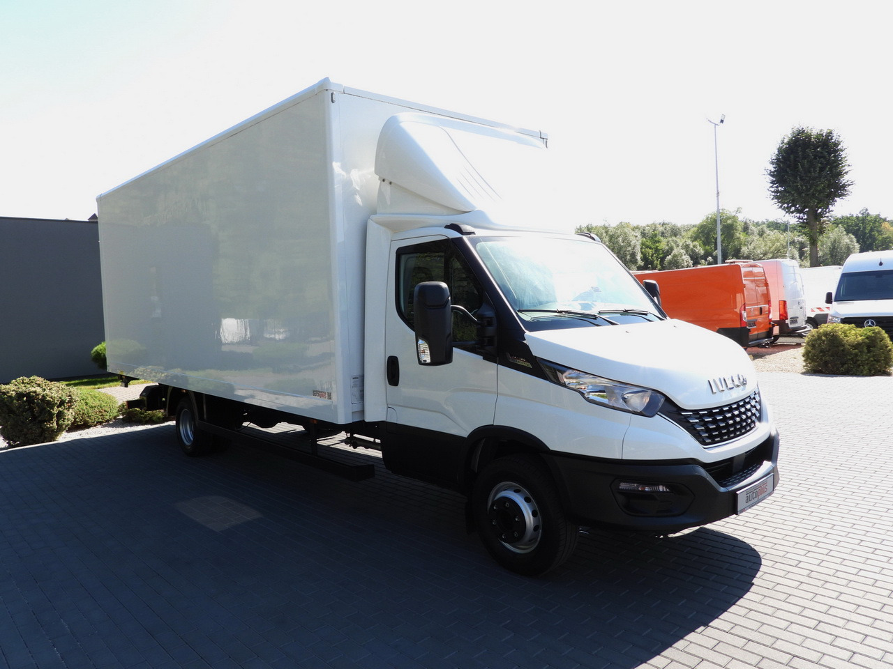 IVECO DAILY 72C18 LIFT 14 PALLETS CRUISE CONTROL PNEUMATICS AUTOMATIC TRANSMISSION HI-MATIC TWIN WHEELS AIR CONDITIONING 180HP - Kapalı kasa kamyon: fotoğraf 4 IVECO DAILY 72C18 LIFT 14 PALLETS CRUISE CONTROL PNEUMATICS AUTOMATIC TRANSMISSION HI-MATIC TWIN WHEELS AIR CONDITIONING 180HP - Kapalı kasa kamyon: fotoğraf 4