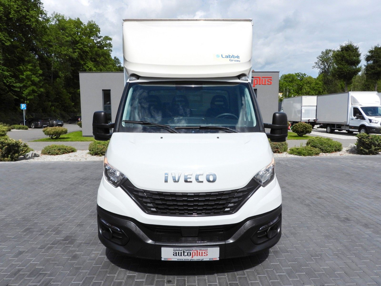 Iveco DAILY 35C16 KOFFER AUFZUG 8 PALETTEN TEMPOMAT Iveco DAILY 35C16 KOFFER AUFZUG 8 PALETTEN TEMPOMAT - Kapalı kasa kamyonet: fotoğraf 5 Iveco DAILY 35C16 KOFFER AUFZUG 8 PALETTEN TEMPOMAT Iveco DAILY 35C16 KOFFER AUFZUG 8 PALETTEN TEMPOMAT - Kapalı kasa kamyonet: fotoğraf 5