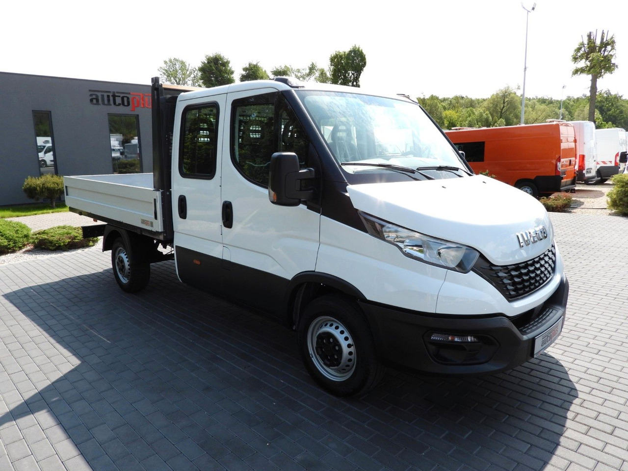 Iveco DAILY 35S12 PRITSCHE DOPPELKABINE DOKA 7 SITZE - Açık kasa kamyonet, Çift kabin kamyonet: fotoğraf 4 Iveco DAILY 35S12 PRITSCHE DOPPELKABINE DOKA 7 SITZE - Açık kasa kamyonet, Çift kabin kamyonet: fotoğraf 4