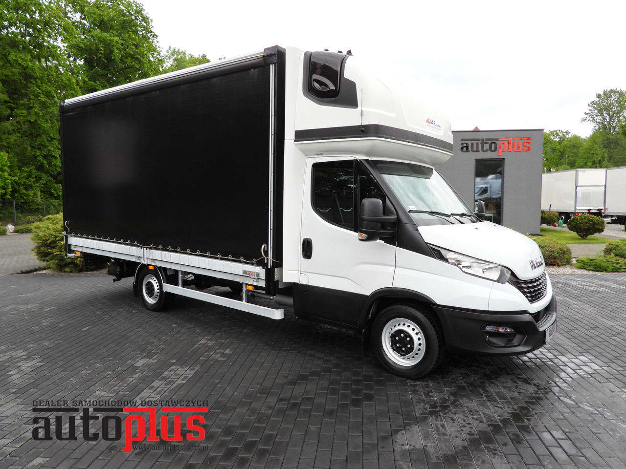 Iveco DAILY 35S18 PRITSCHE PLANE 10 PALETTEN WEBASTO - Tenteli kamyonet: fotoğraf 1 Iveco DAILY 35S18 PRITSCHE PLANE 10 PALETTEN WEBASTO - Tenteli kamyonet: fotoğraf 1