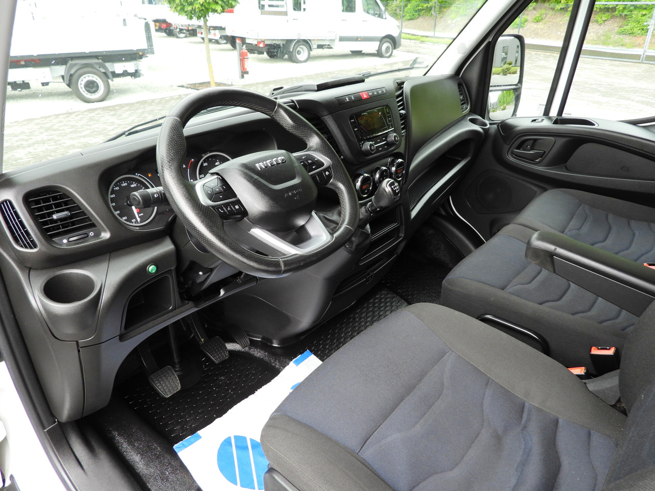 Iveco DAILY 35S18 PRITSCHE PLANE 10 PALETTEN WEBASTO - Tenteli kamyonet: fotoğraf 2 Iveco DAILY 35S18 PRITSCHE PLANE 10 PALETTEN WEBASTO - Tenteli kamyonet: fotoğraf 2