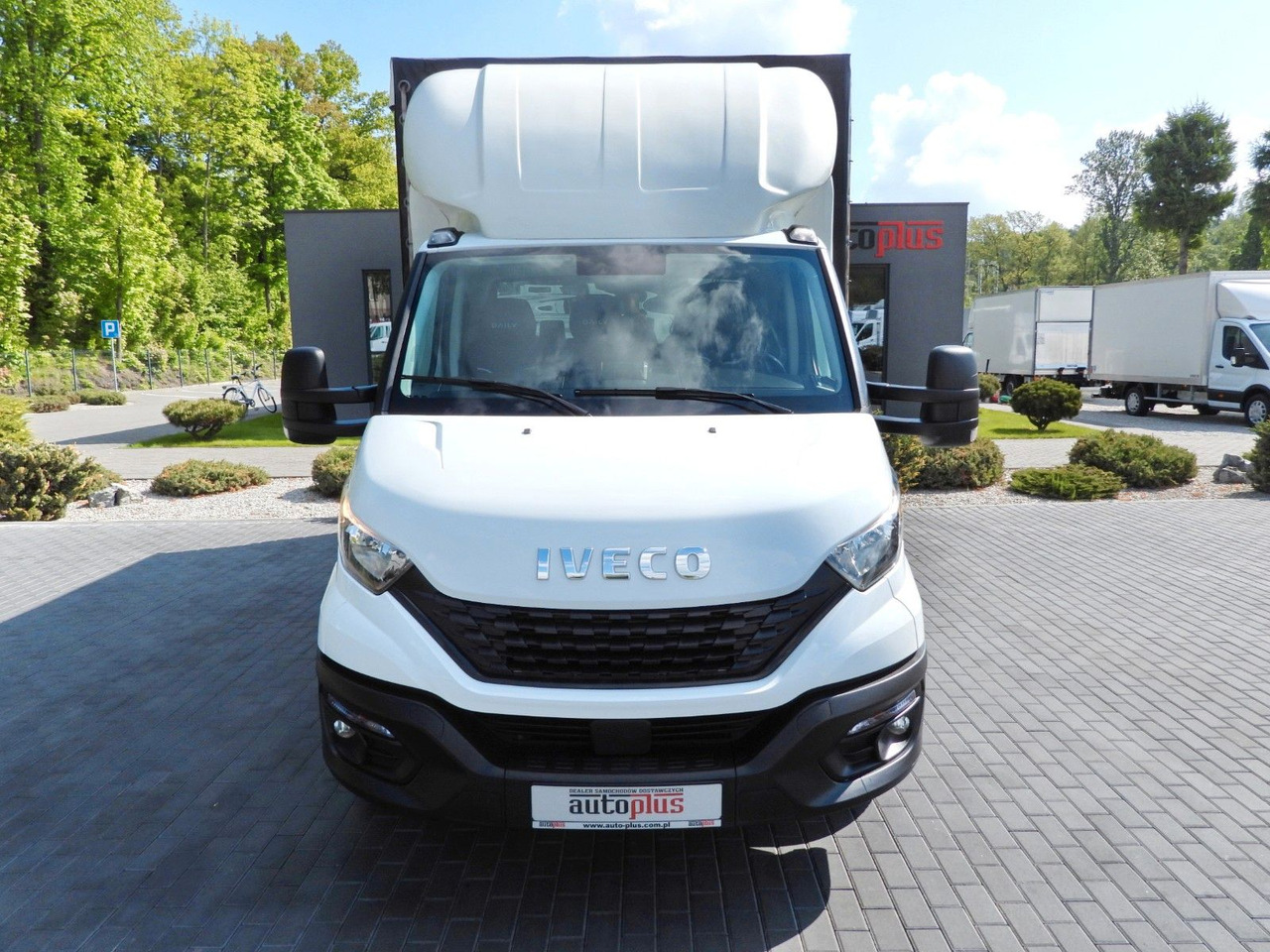 Iveco DAILY 35S18 PRITSCHE PLANE AUFZUG 8 PALETTEN - Tenteli kamyonet: fotoğraf 5 Iveco DAILY 35S18 PRITSCHE PLANE AUFZUG 8 PALETTEN - Tenteli kamyonet: fotoğraf 5