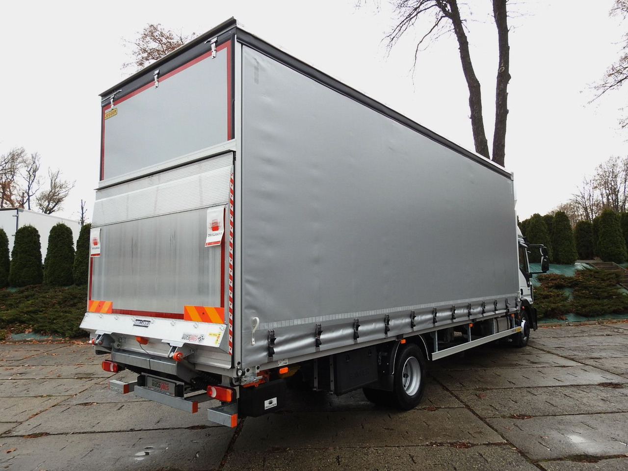 Iveco EUROCARGO 120-250 PRITSCHE PLANE 18 PALETTEN A/C - Tenteli kamyon: fotoğraf 3 Iveco EUROCARGO 120-250 PRITSCHE PLANE 18 PALETTEN A/C - Tenteli kamyon: fotoğraf 3