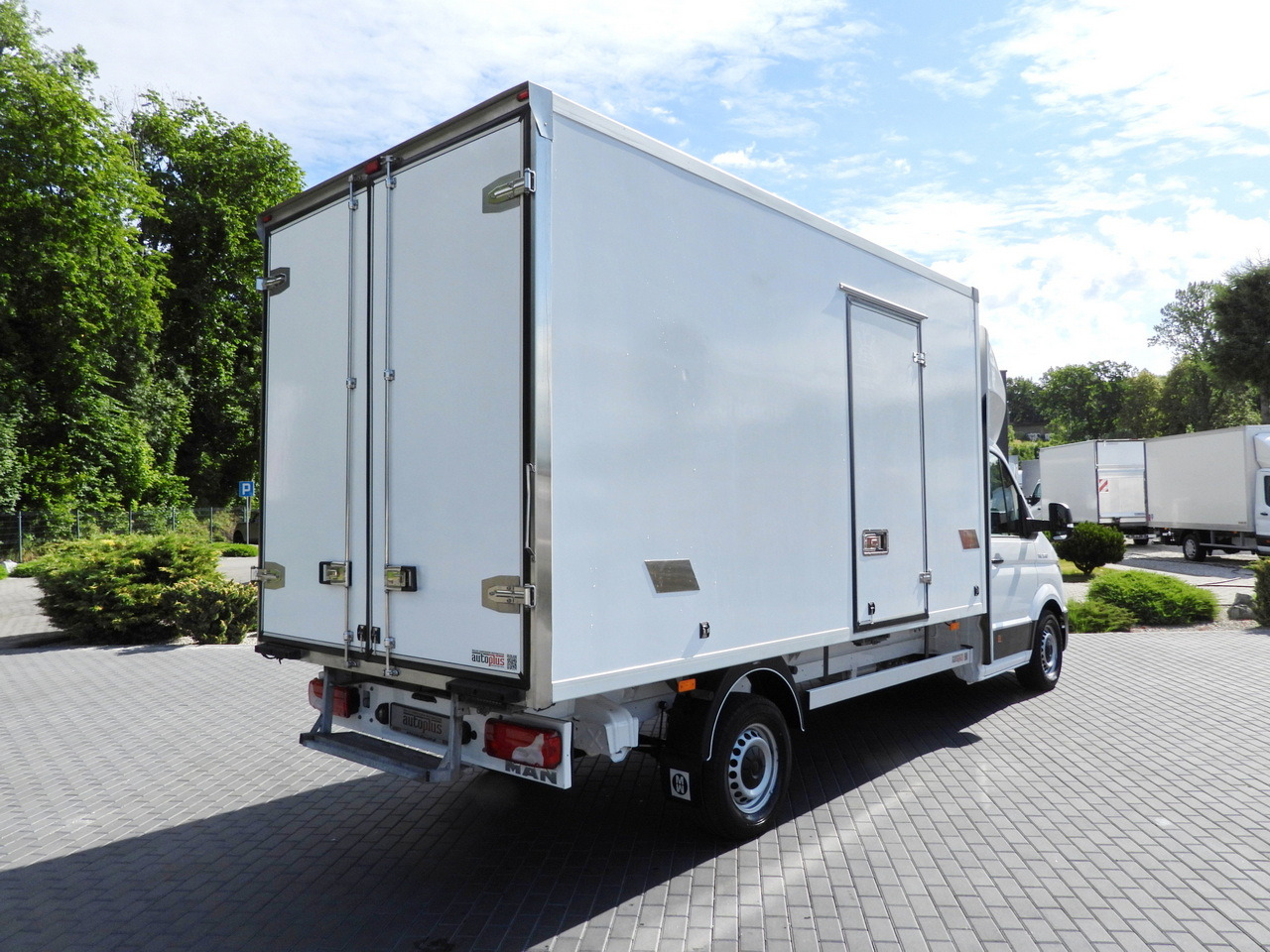 MAN TGE 3.140 REGRIGERATOR BOX -1*C 8 PALLETS HEATING FUNCTION CRUISE CONTROL PNEUMATICS AIR CONDITIONING 140HP - Frigorifik kamyonet: fotoğraf 3 MAN TGE 3.140 REGRIGERATOR BOX -1*C 8 PALLETS HEATING FUNCTION CRUISE CONTROL PNEUMATICS AIR CONDITIONING 140HP - Frigorifik kamyonet: fotoğraf 3