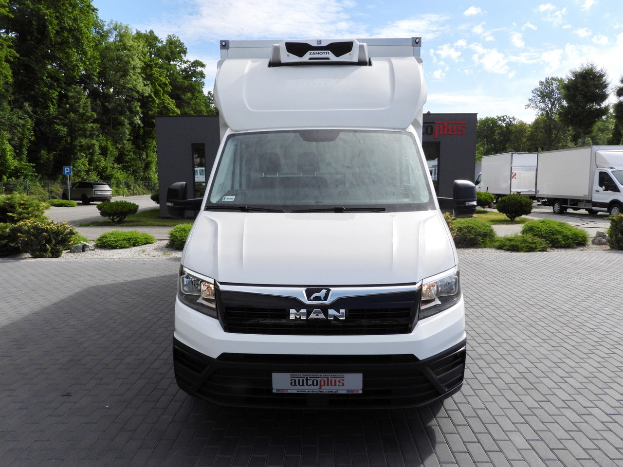 MAN TGE 3.140 REGRIGERATOR BOX -1*C 8 PALLETS HEATING FUNCTION CRUISE CONTROL PNEUMATICS AIR CONDITIONING 140HP - Frigorifik kamyonet: fotoğraf 5 MAN TGE 3.140 REGRIGERATOR BOX -1*C 8 PALLETS HEATING FUNCTION CRUISE CONTROL PNEUMATICS AIR CONDITIONING 140HP - Frigorifik kamyonet: fotoğraf 5