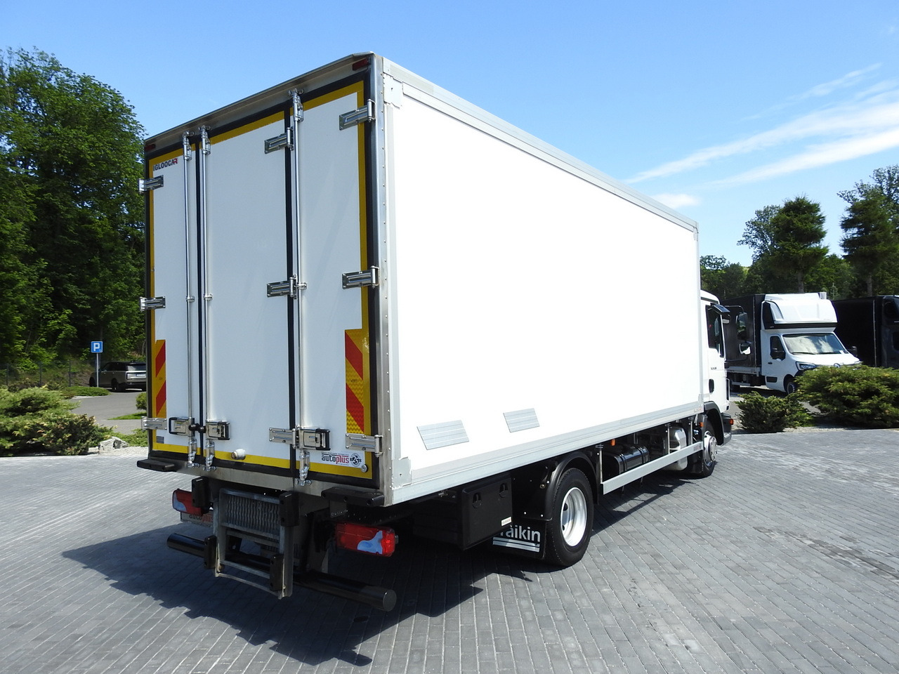 MAN TGL 10.180 REGRIGERATOR BOX -20*C 11 PALLETS POWER SUPPLY 230V AIR CONDITIONING PNEUMATICS TWIN WHEELS 180HP - Refrijeratör kamyon: fotoğraf 3 MAN TGL 10.180 REGRIGERATOR BOX -20*C 11 PALLETS POWER SUPPLY 230V AIR CONDITIONING PNEUMATICS TWIN WHEELS 180HP - Refrijeratör kamyon: fotoğraf 3