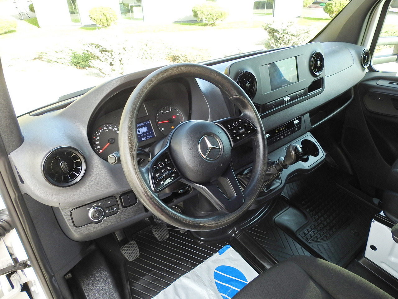 MERCEDES SPRINTER 516 STAKE BODY DOUBLE CABIN DOKA 6 SEATS CRUISE CONTROL AIR CONDITIONING TWIN WHEELS 160HP - Çift kabin kamyonet: fotoğraf 2 MERCEDES SPRINTER 516 STAKE BODY DOUBLE CABIN DOKA 6 SEATS CRUISE CONTROL AIR CONDITIONING TWIN WHEELS 160HP - Çift kabin kamyonet: fotoğraf 2