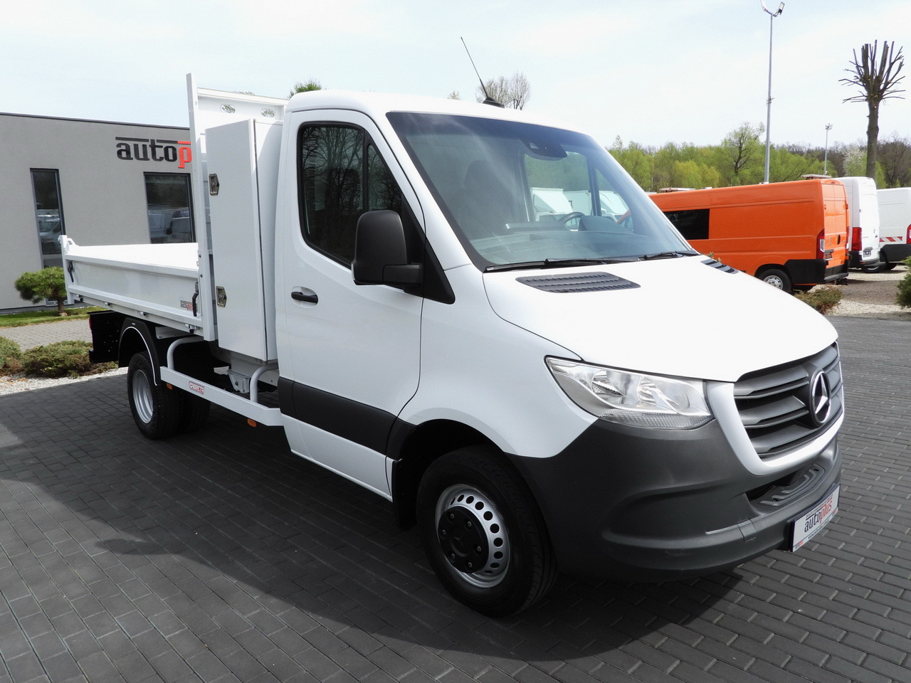 MERCEDES SPRINTER 516 TIPPER CRUISE CONTROL TWIN WHEELS AIR CONDITIONING 160HP - Damperli kamyonet: fotoğraf 4 MERCEDES SPRINTER 516 TIPPER CRUISE CONTROL TWIN WHEELS AIR CONDITIONING 160HP - Damperli kamyonet: fotoğraf 4